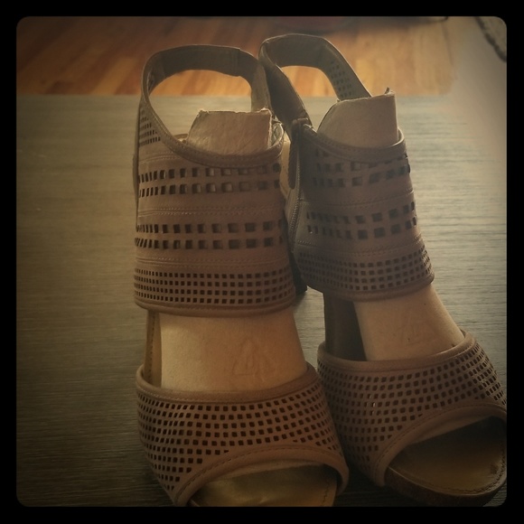 Womens Sandals - Picture 1 of 5